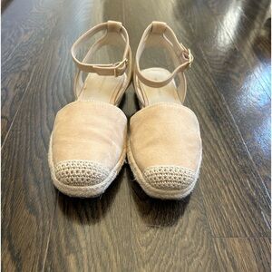 Banana Republic Suede Espadrilles w/ankle strap Size 6